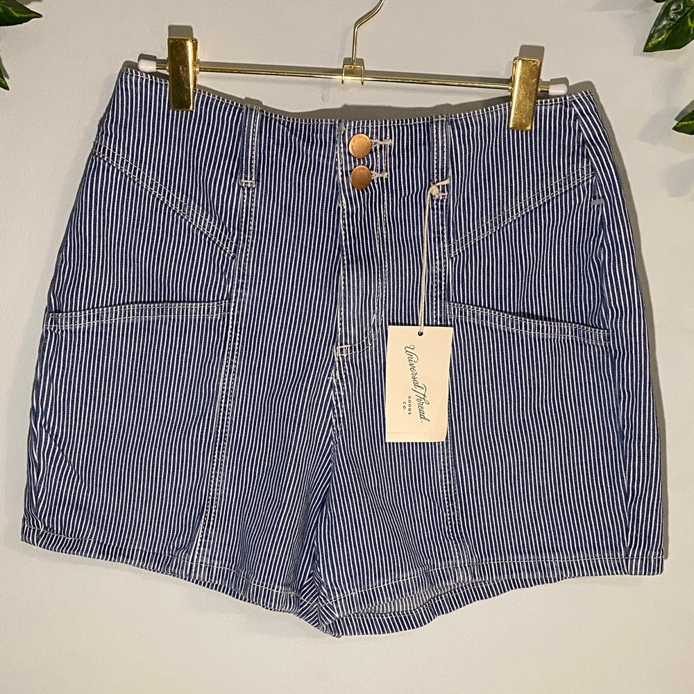 Universal Thread Women’s High Rise Blue & White Striped Jean Shorts Size 4/27